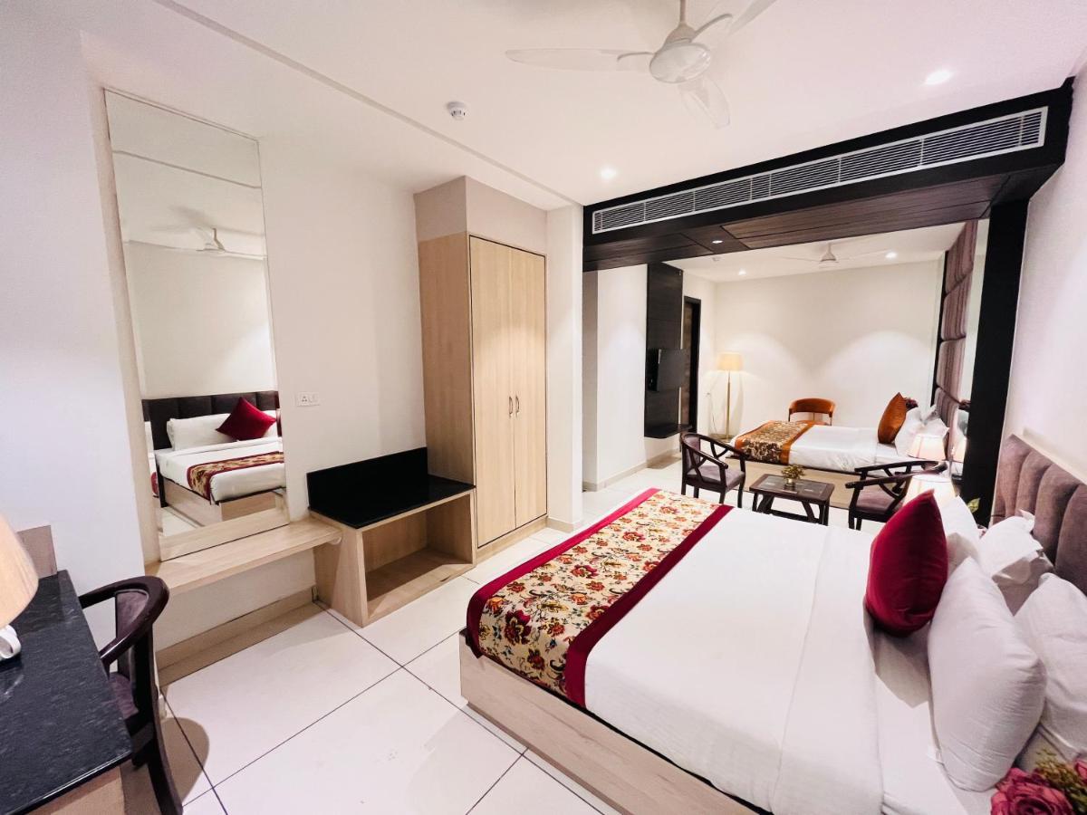 Hotel The Savode - Just 2 Mins From Golden Temple Amritsar Dış mekan fotoğraf