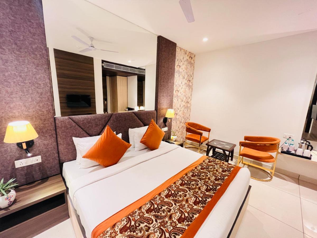 Hotel The Savode - Just 2 Mins From Golden Temple Amritsar Dış mekan fotoğraf