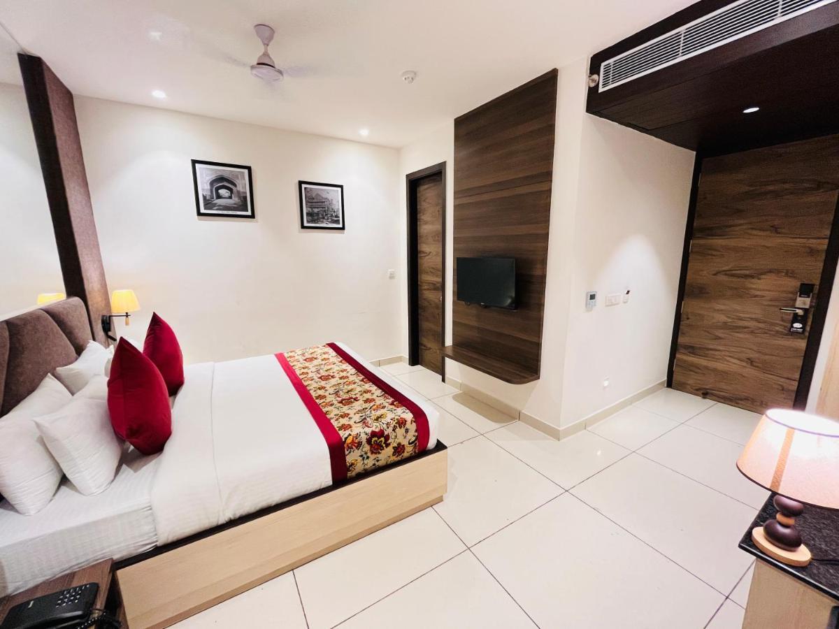 Hotel The Savode - Just 2 Mins From Golden Temple Amritsar Dış mekan fotoğraf